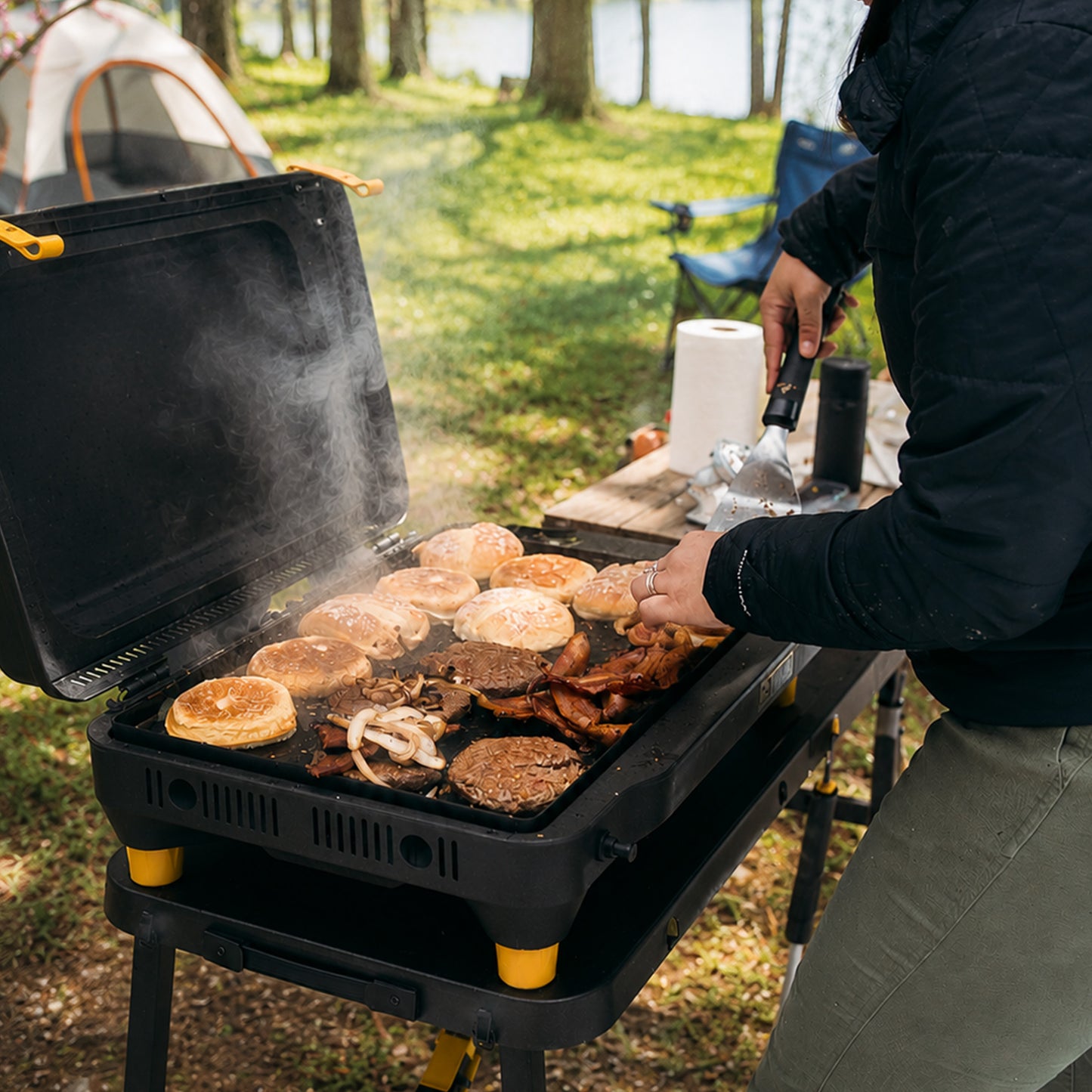 HALO Getaway 2-Zone Portable Outdoor Griddle with ELEVATE Lid and 282 sq in Cooktop